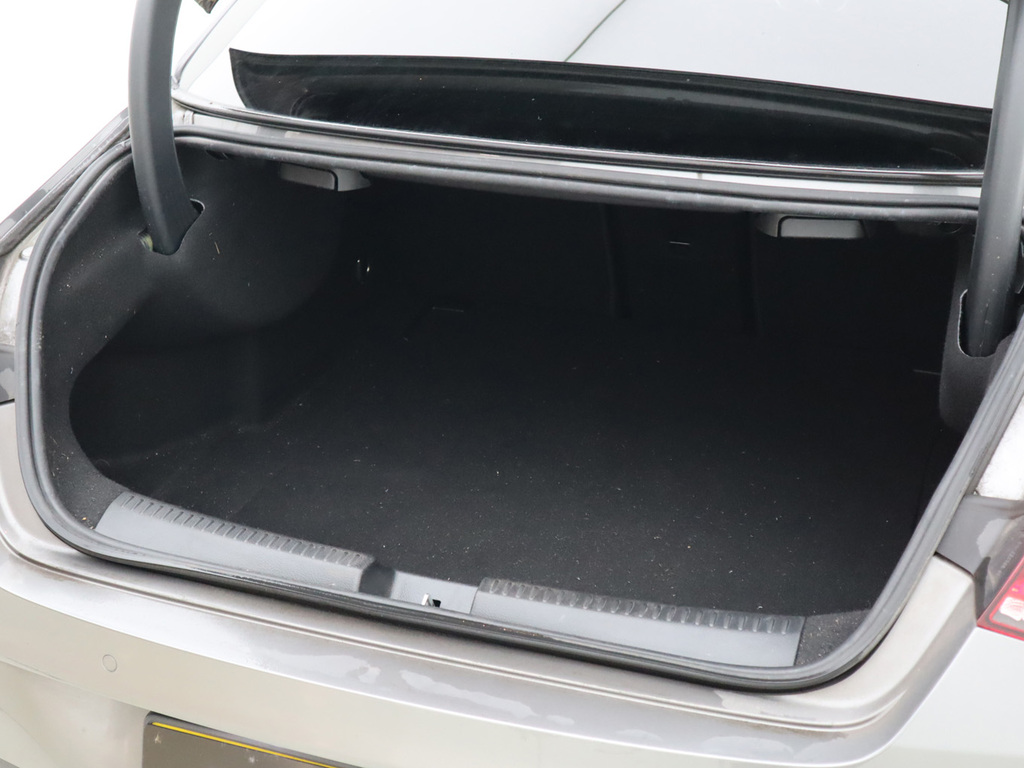Mercedes-Benz CLA Class 200 Amg Line Premium Plus Tip White #8