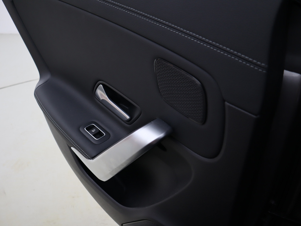 Mercedes-Benz CLA Class 200 Amg Line Premium Plus Tip White #22