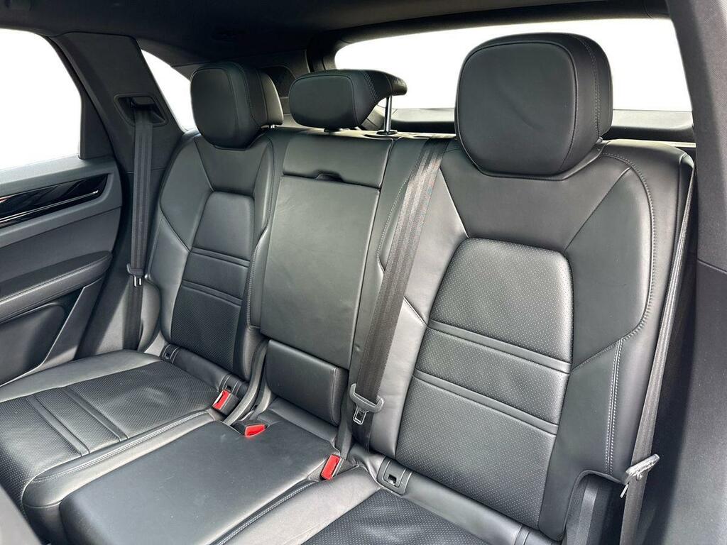 Porsche Cayenne 2018 18 Porsche Cayenne Platinum Edition Black #9