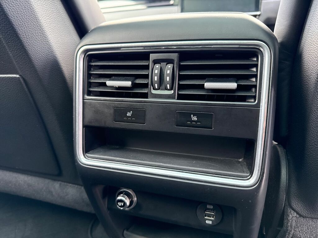 Porsche Cayenne 2018 18 Porsche Cayenne Platinum Edition Black #28