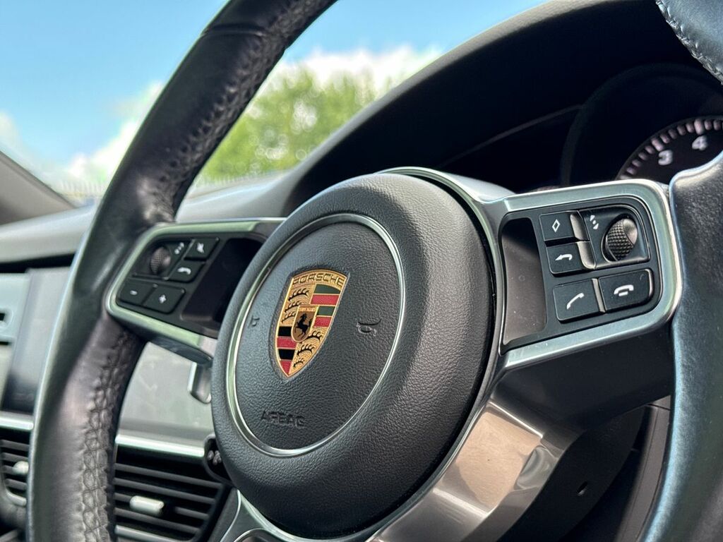 Porsche Cayenne 2018 18 Porsche Cayenne Platinum Edition Black #39