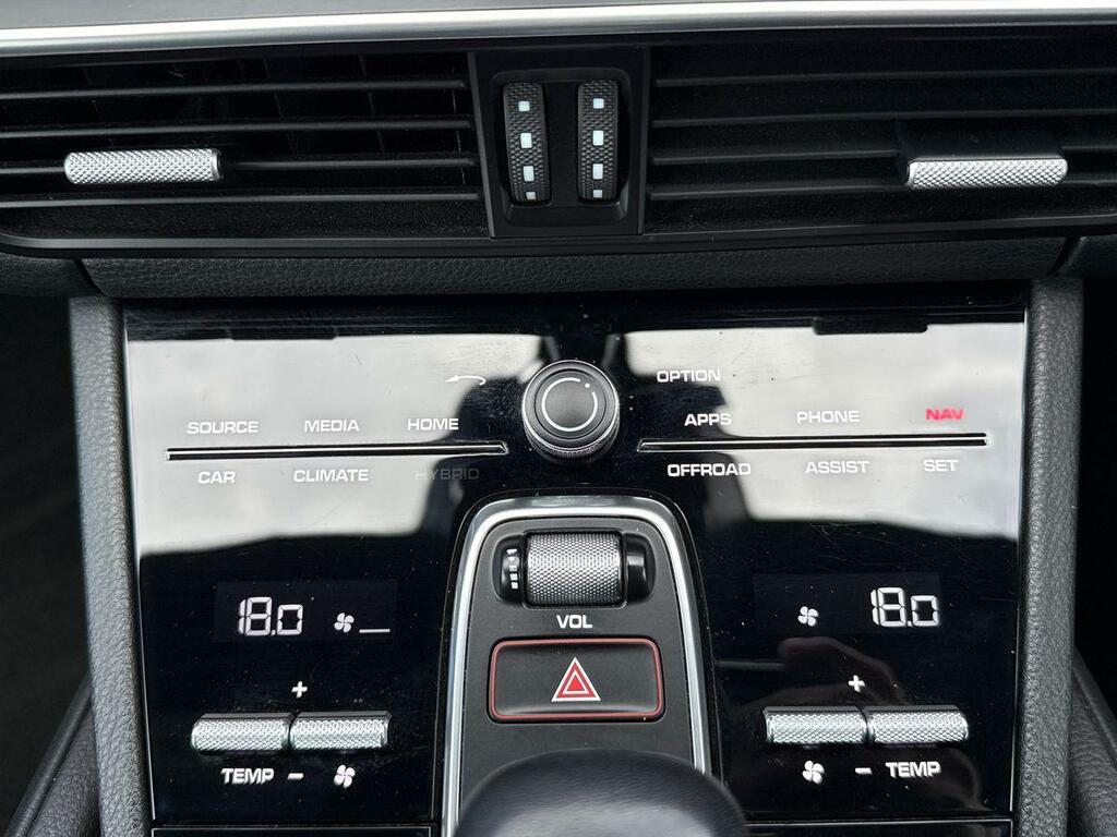 Porsche Cayenne 2018 18 Porsche Cayenne Platinum Edition Black #43