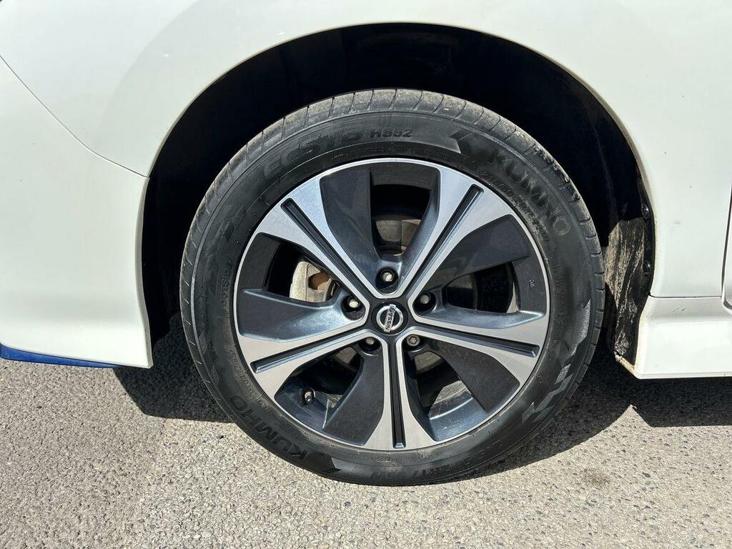 Nissan Leaf Tekna Blue #39