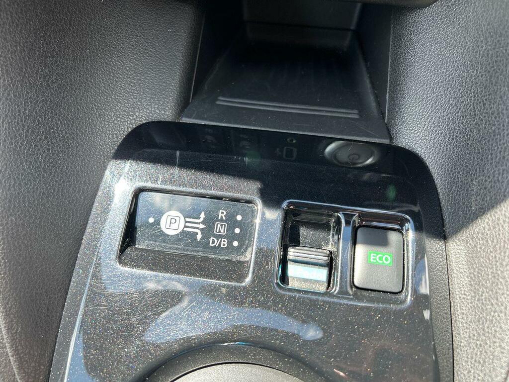 Nissan Leaf Tekna Blue #28