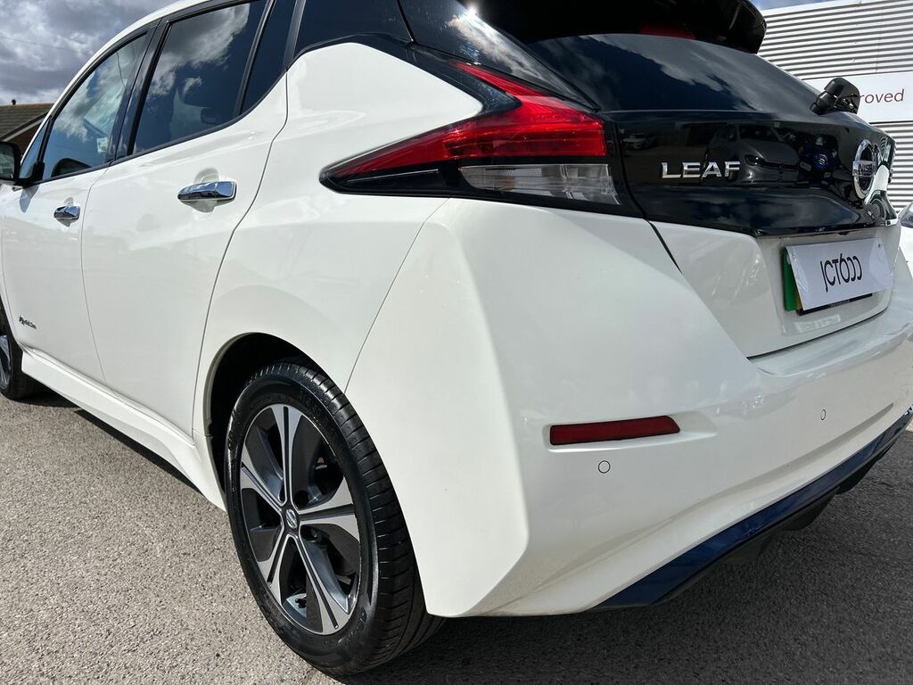 Nissan Leaf Tekna Blue #44