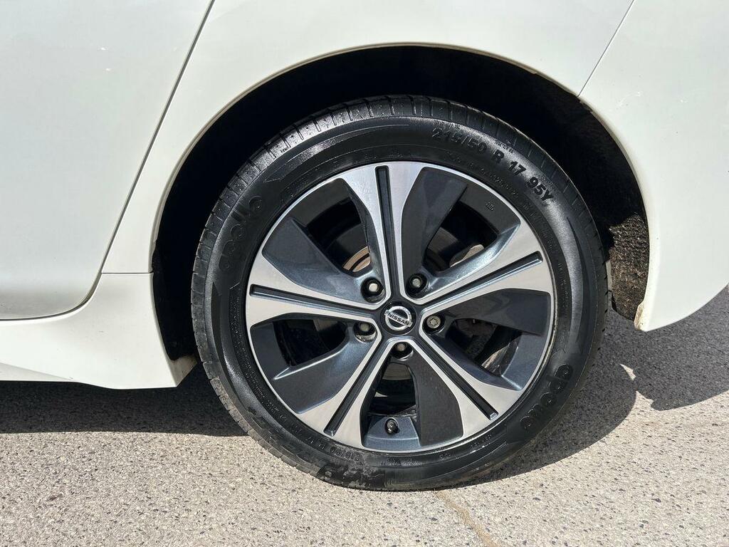 Nissan Leaf Tekna Blue #40