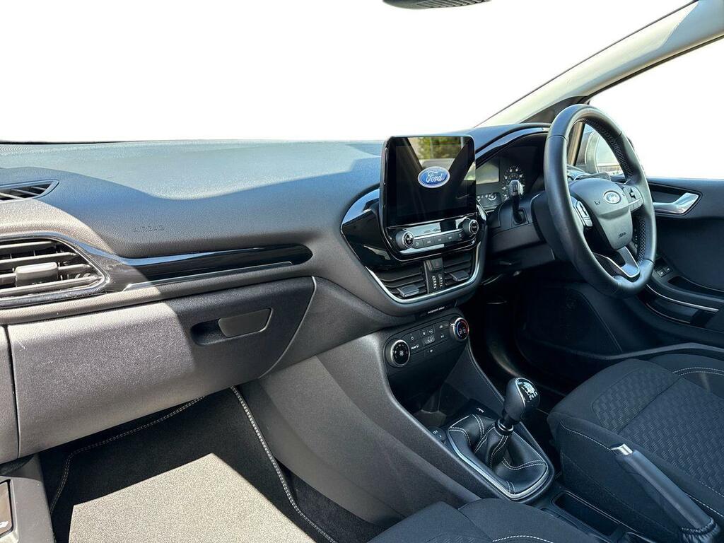 Ford Fiesta Hatchback Green #2