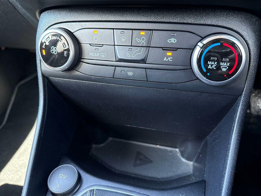 Ford Fiesta Hatchback Green #33