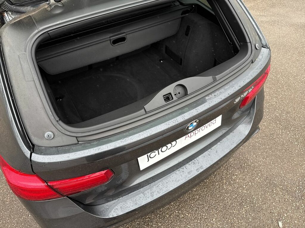 BMW 3 Series Saloon Blue #24
