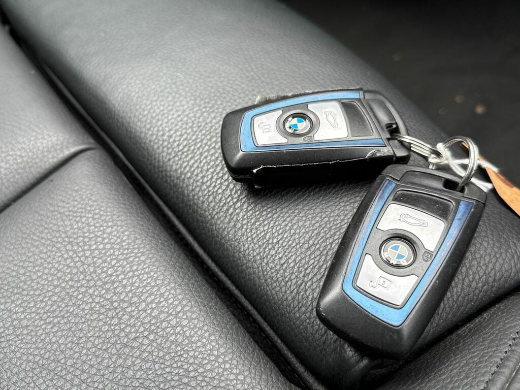 BMW 3 Series Saloon Blue #49