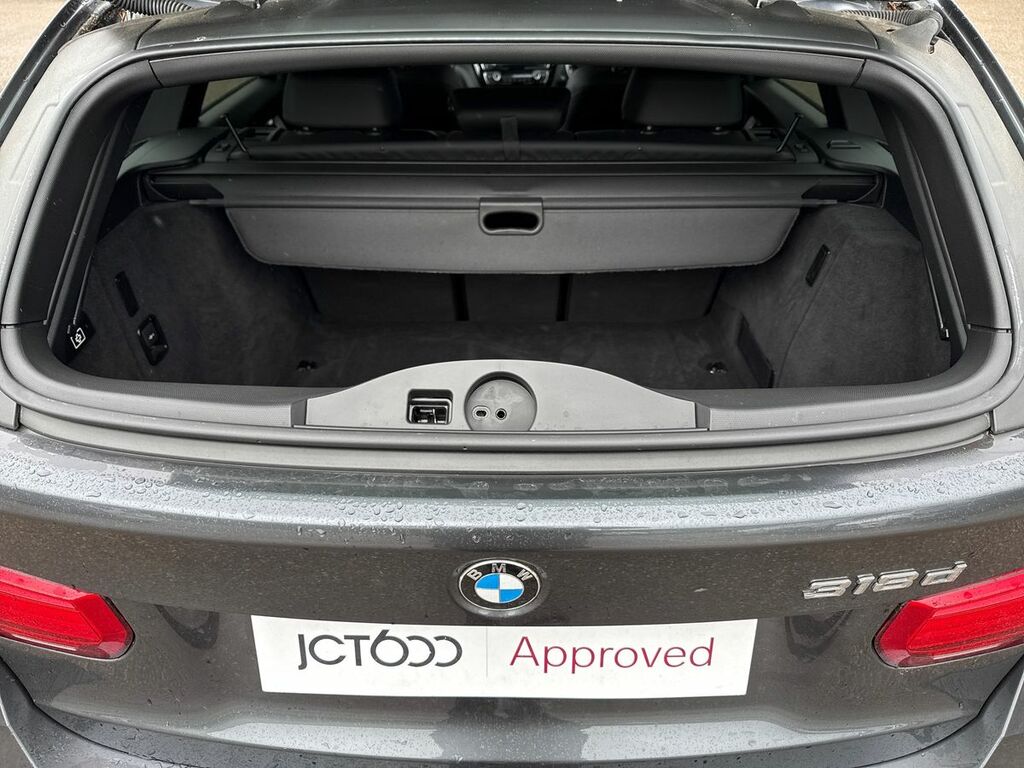 BMW 3 Series Saloon Blue #23