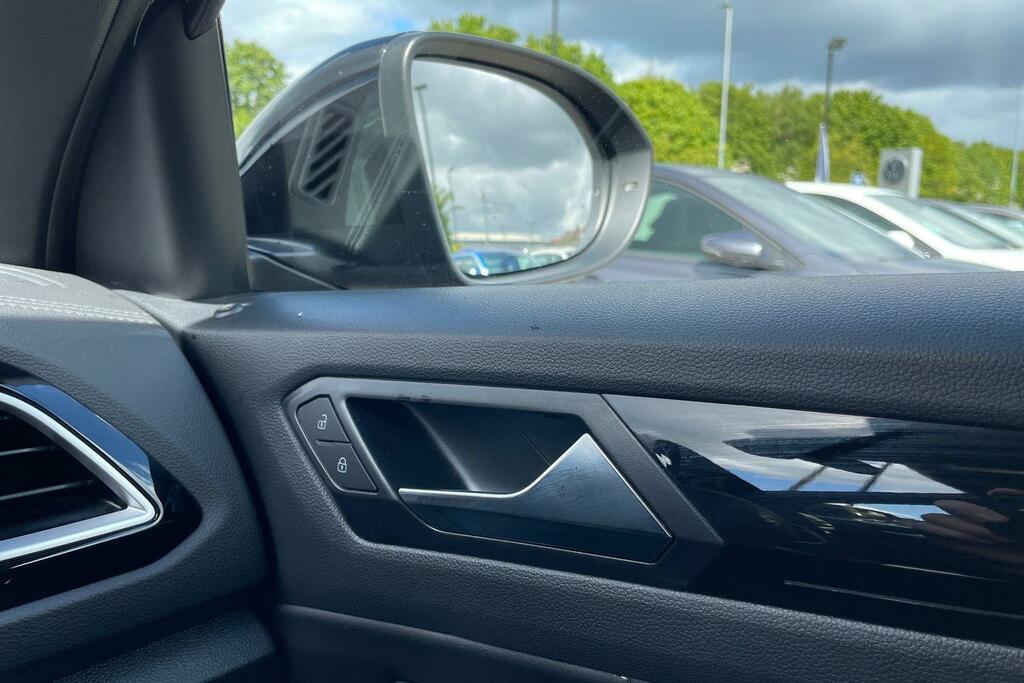 Volkswagen T-Roc Black Edition Black #44