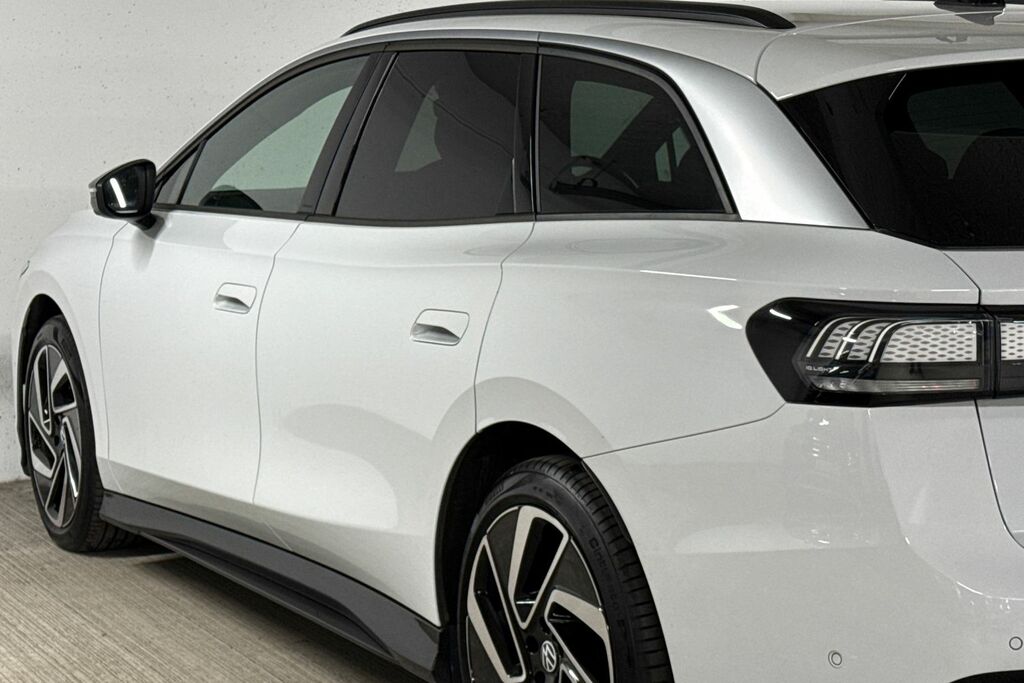 Volkswagen ID.7 Match Pro Plus Black #25