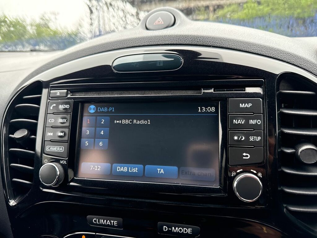 Nissan Juke Tekna Black #37