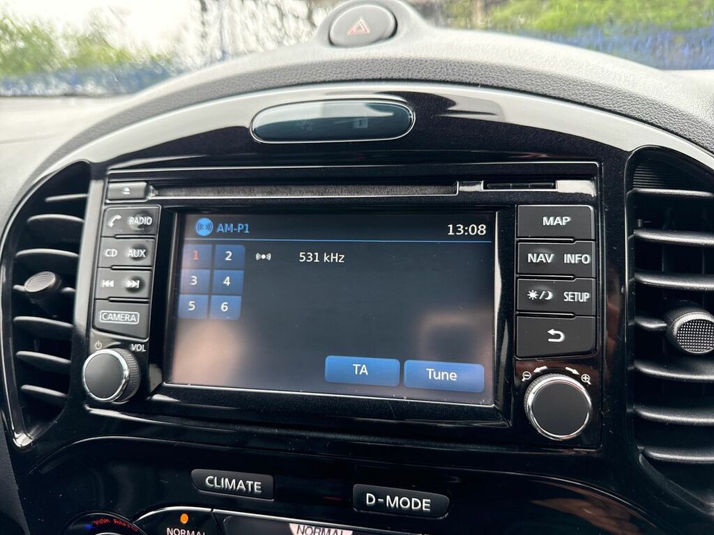 Nissan Juke Tekna Black #36