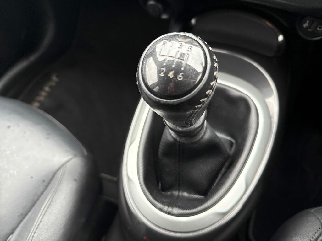 Nissan Juke Tekna Black #32