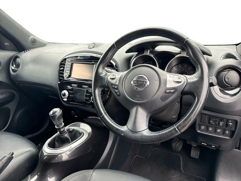 Nissan Juke Tekna Black #6