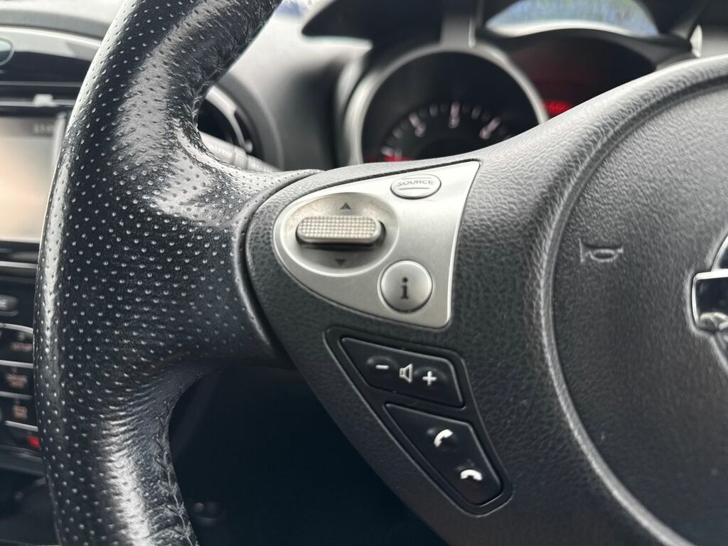 Nissan Juke Tekna Black #16