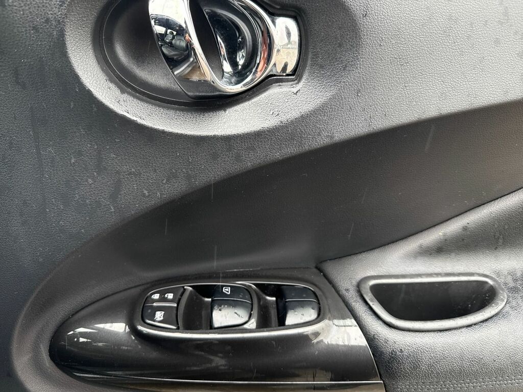Nissan Juke Tekna Black #25