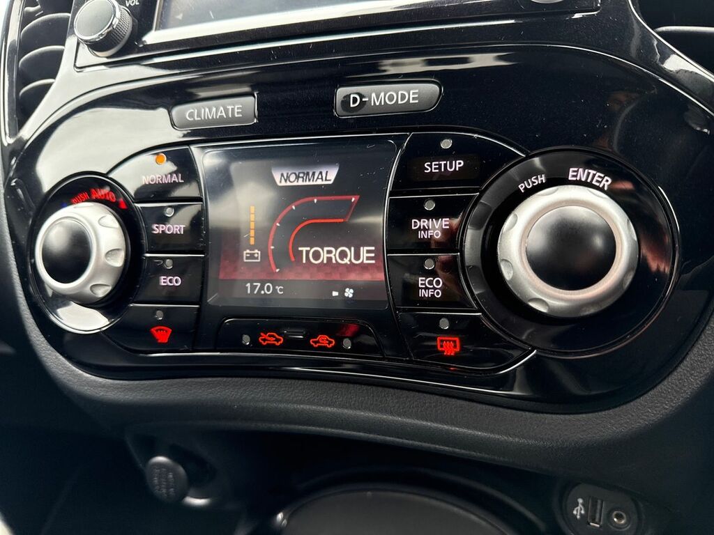 Nissan Juke Tekna Black #35