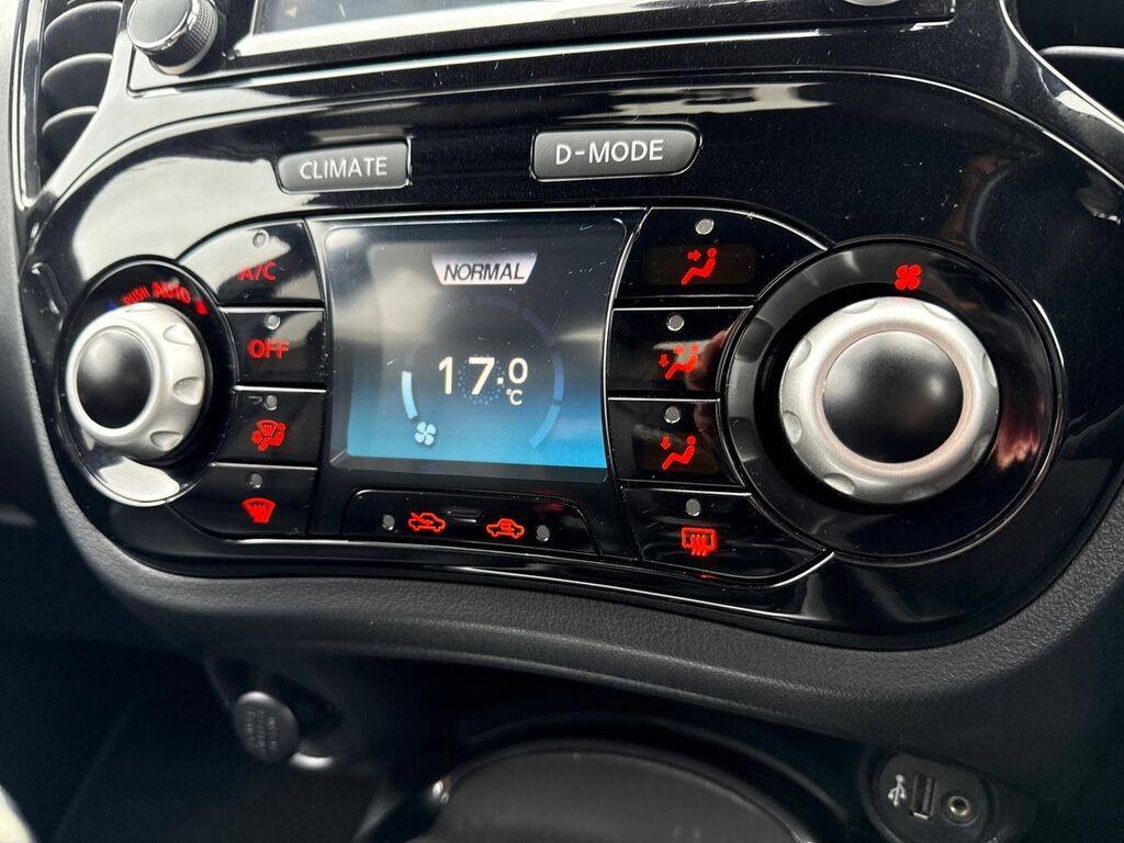 Nissan Juke Tekna Black #34