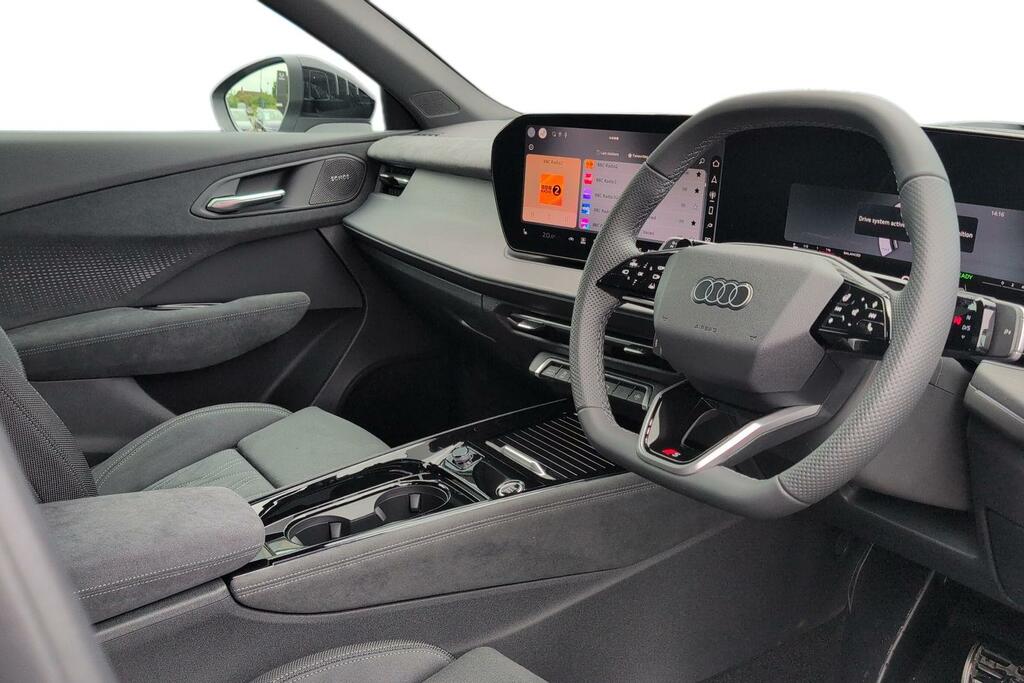 Audi Q3 1.5 E-hybrid Launch Edition S Tronic Black #6