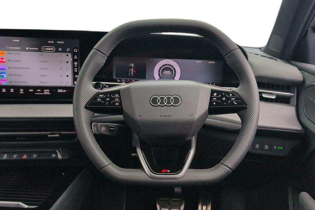 Audi Q3 1.5 E-hybrid Launch Edition S Tronic Black #11