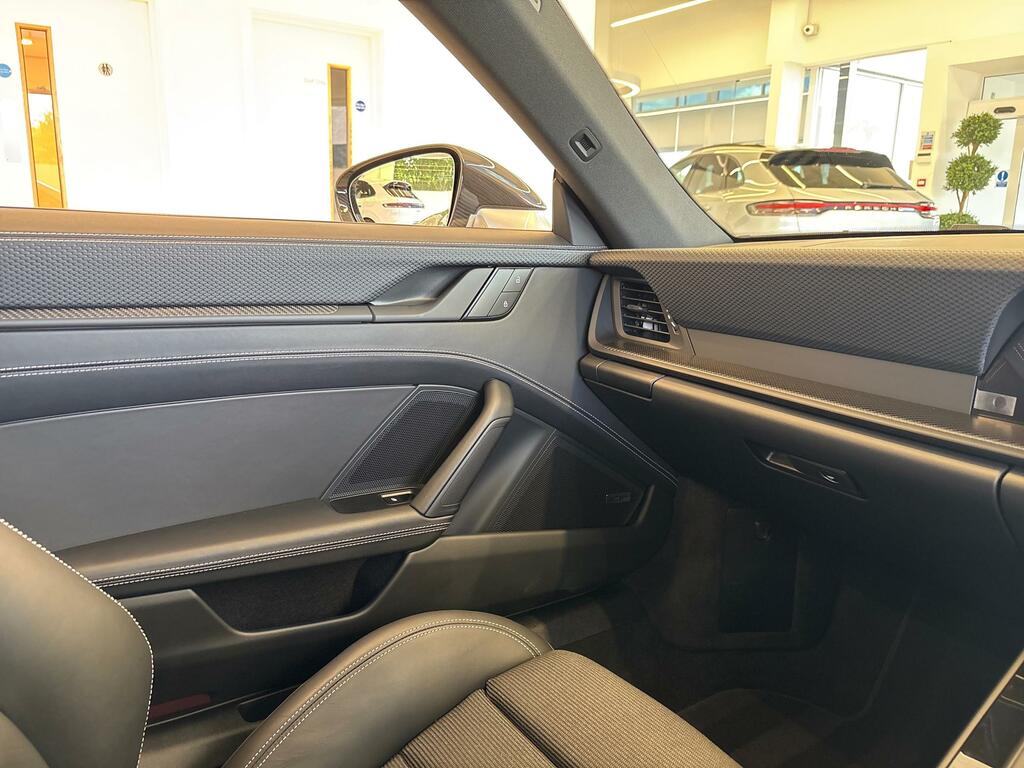 Porsche 911 T 4 Seat Black #37