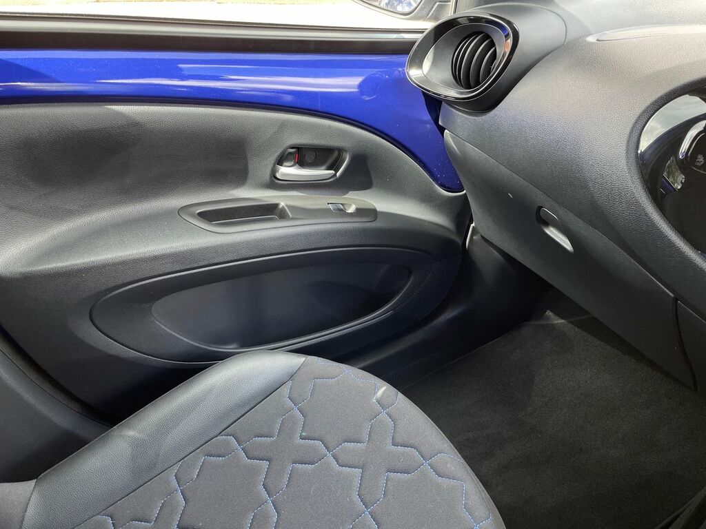 Toyota Aygo X Edge #48