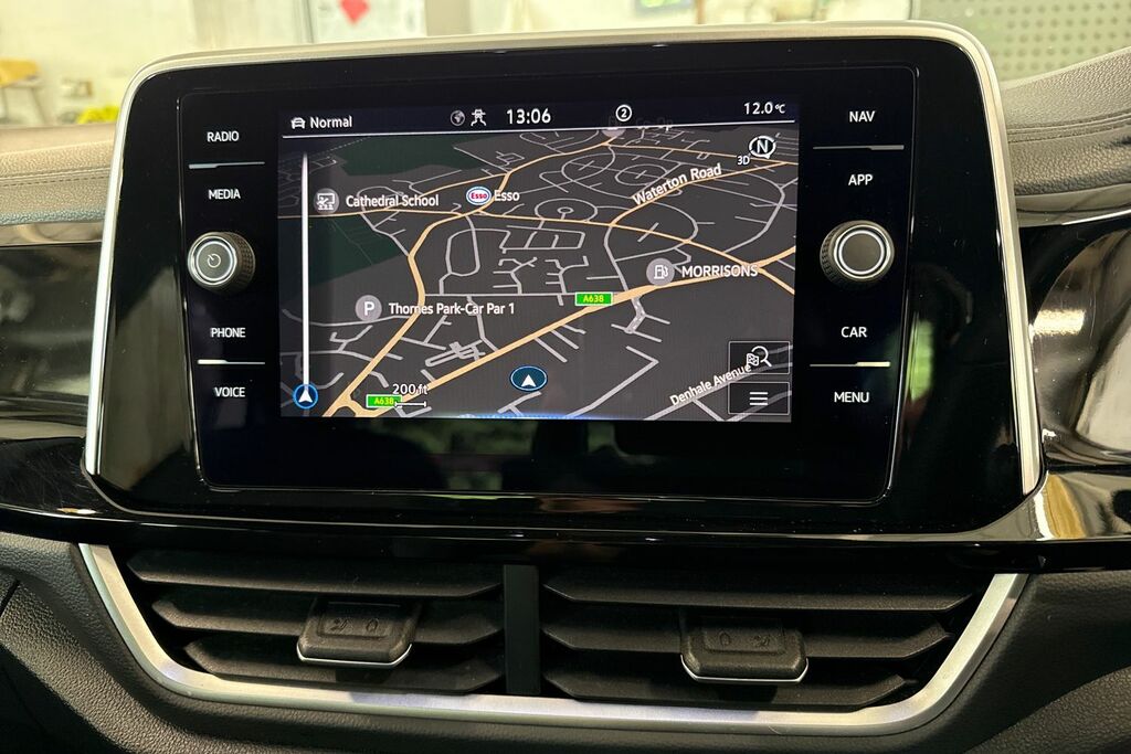 Volkswagen T-Roc Life Silver #14