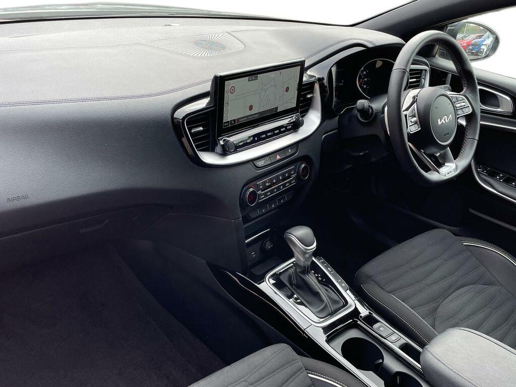 Kia Ceed 1.5 T Gdi 3 Hatchback Dct Grey #2