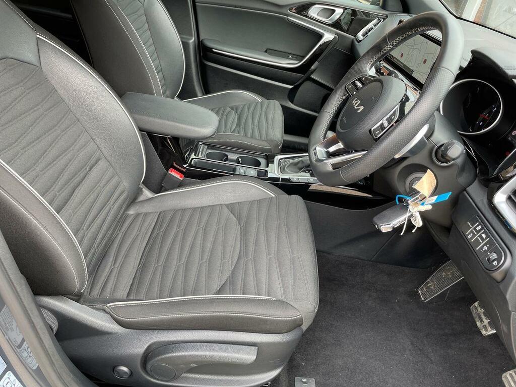 Kia Ceed 1.5 T Gdi 3 Hatchback Dct Grey #28