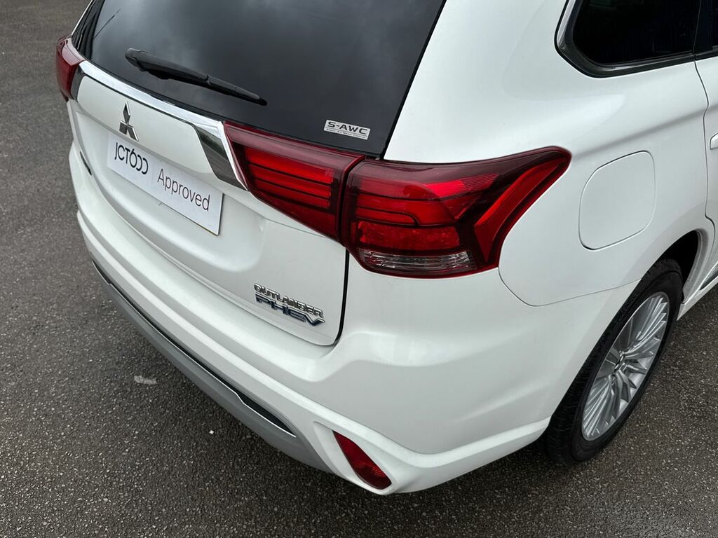 Mitsubishi Outlander 2.4L Juro Black #23