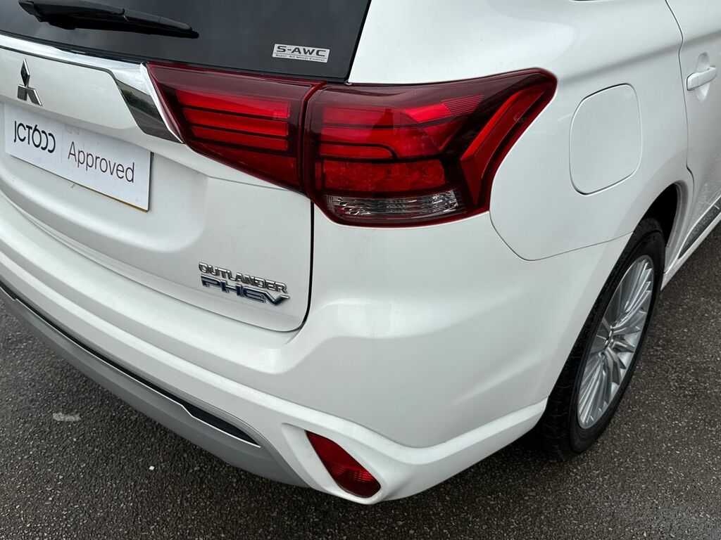 Mitsubishi Outlander 2.4L Juro Black #18