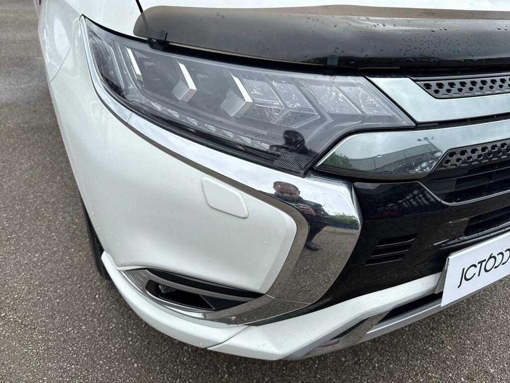 Mitsubishi Outlander 2.4L Juro Black #19