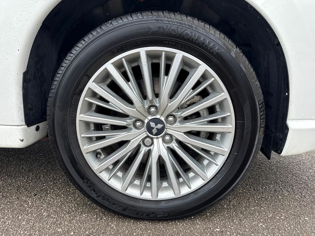 Mitsubishi Outlander 2.4L Juro Black #5