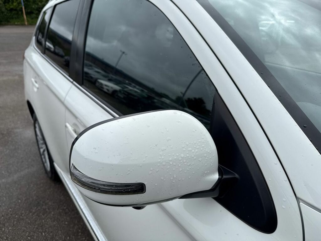 Mitsubishi Outlander 2.4L Juro Black #20
