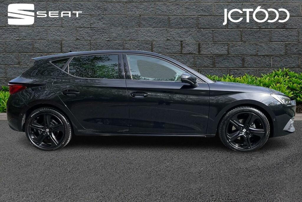 Seat Leon 1.5 Tsi Fr Black Edition Hatchback Manu Red #4