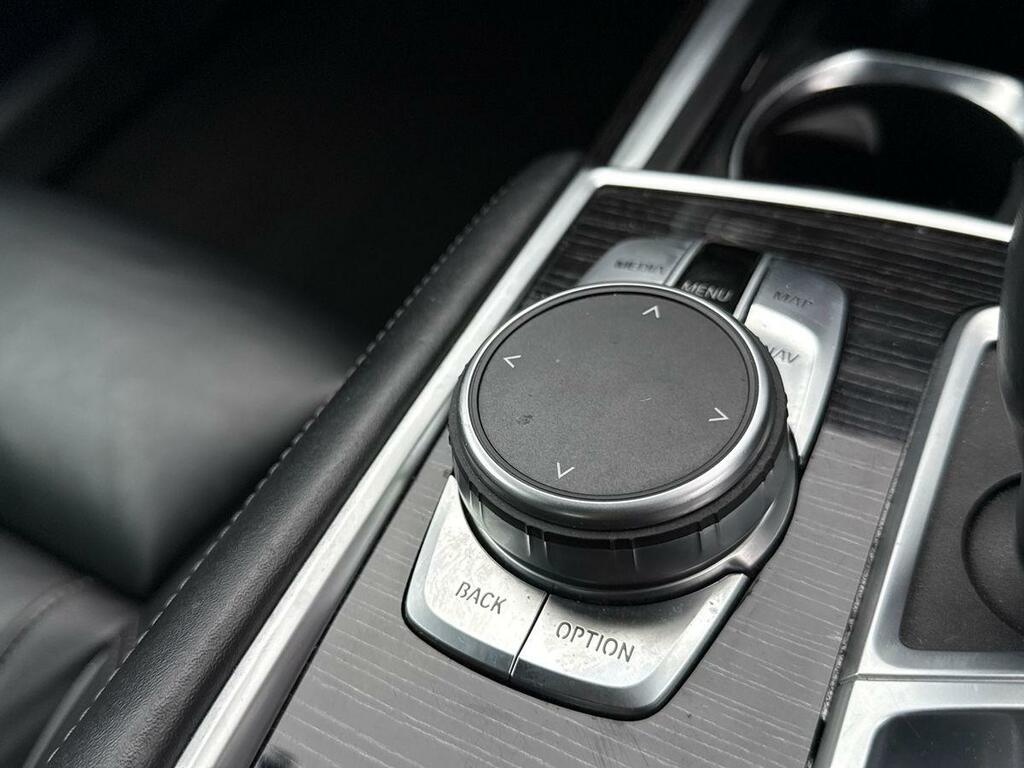 BMW 7 Series M Sport Black #40