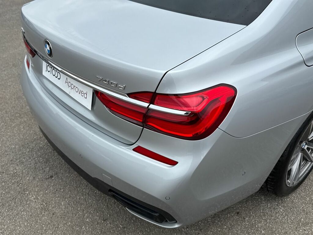 BMW 7 Series M Sport Black #24