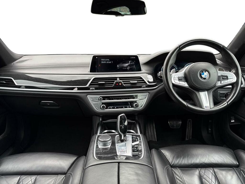 BMW 7 Series M Sport Black #10