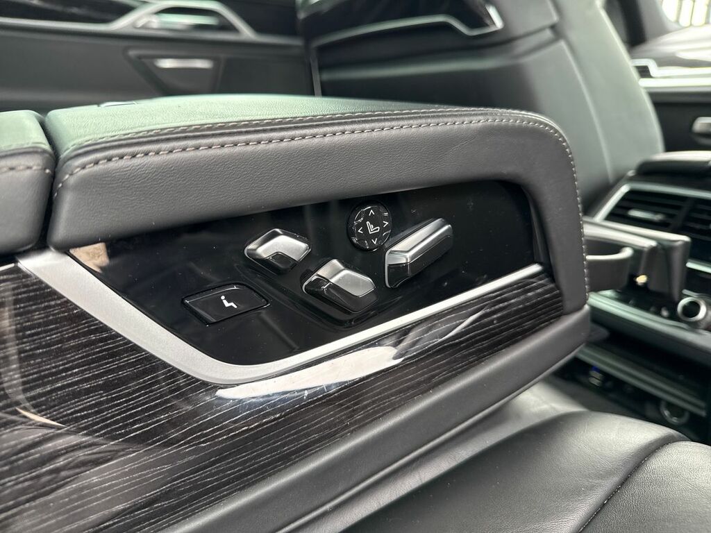 BMW 7 Series M Sport Black #26