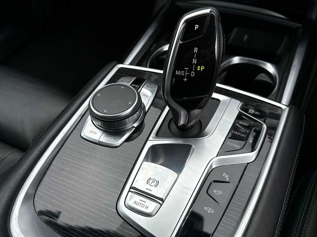 BMW 7 Series M Sport Black #39