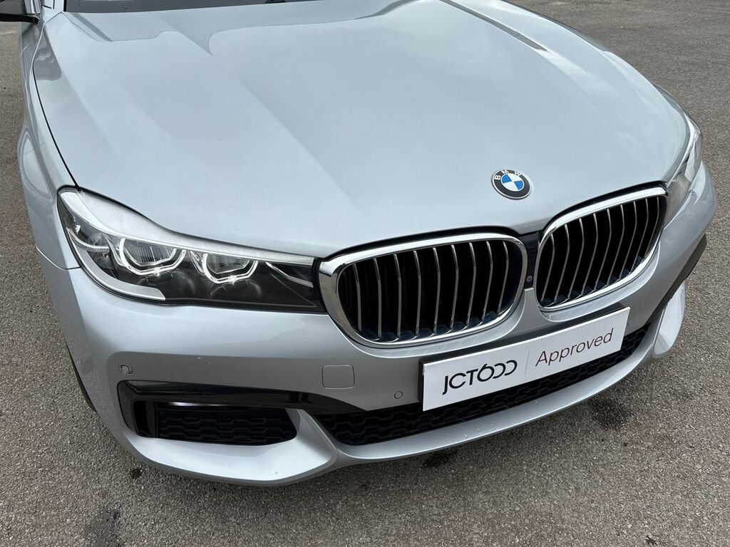 BMW 7 Series M Sport Black #36