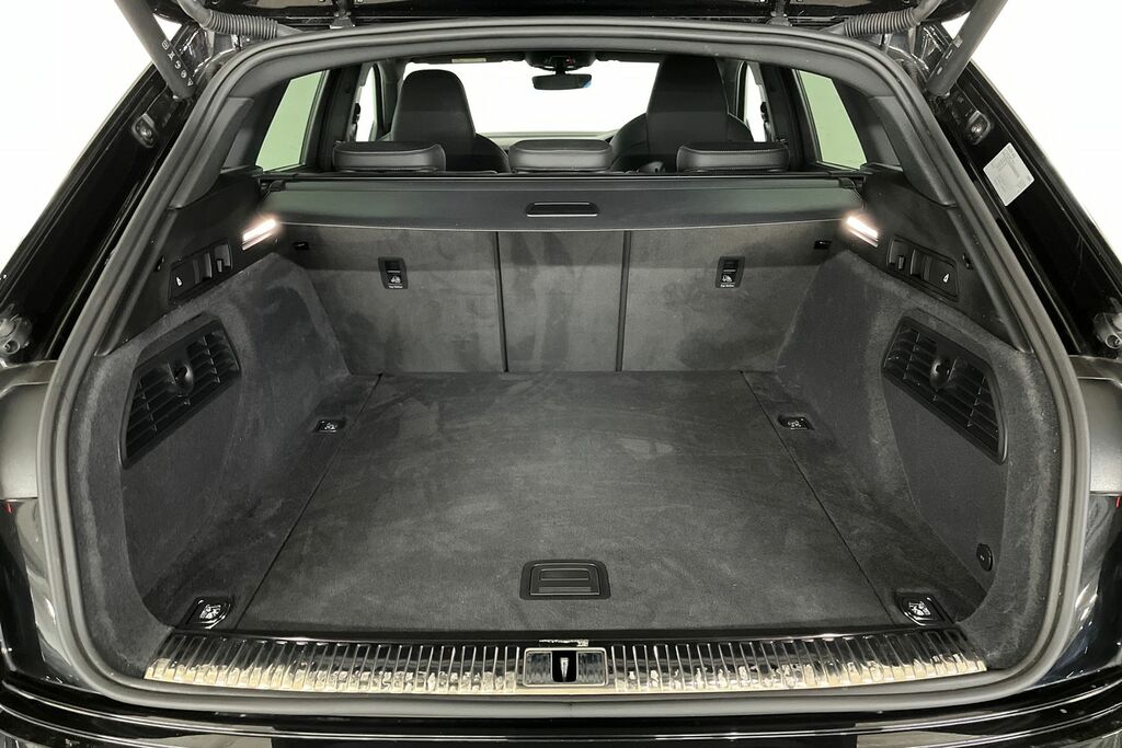 Audi Q8 e tron 55 Quattro 114Kwh Black Edition Grey #12