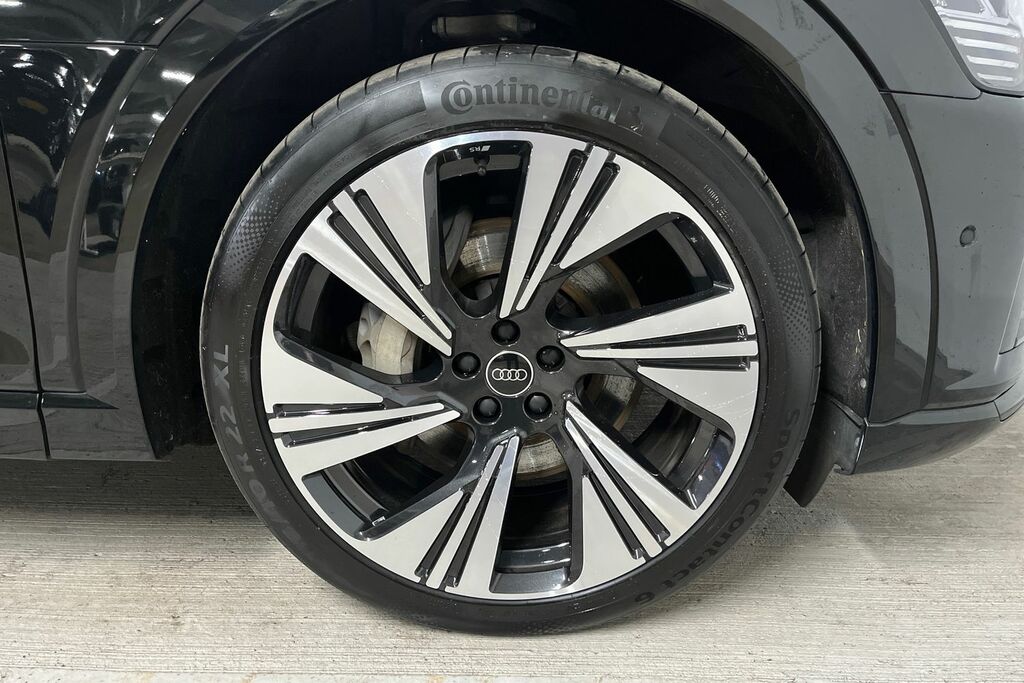 Audi Q8 e tron 55 Quattro 114Kwh Black Edition Grey #5