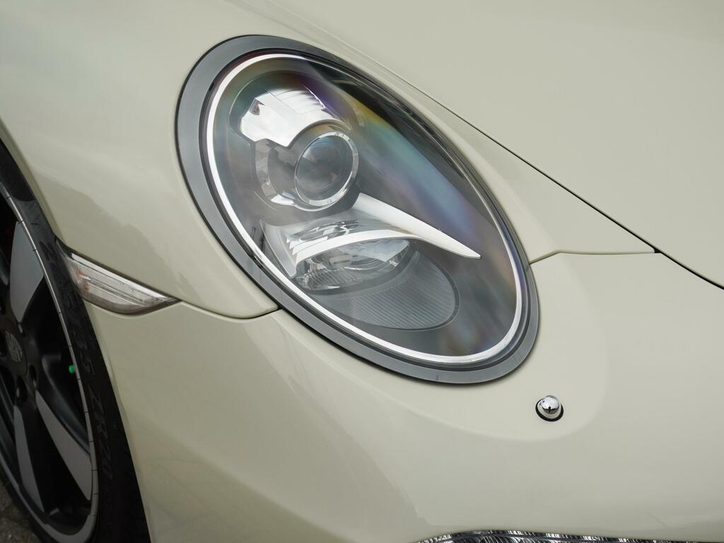 Porsche 911 911 Carrera 4S S-a Yellow #31