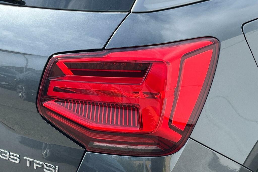 Audi Q2 1.5 Tfsi Cod 35 Black Edition Suv S Tro Blue #18