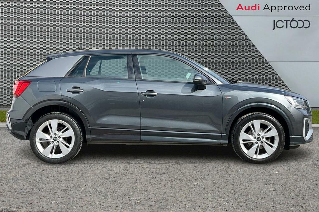 Audi Q2 1.5 Tfsi Cod 35 Black Edition Suv S Tro Blue #4