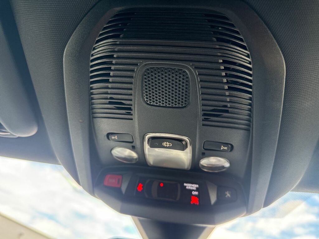 Peugeot 5008 1.2L Active Green #59